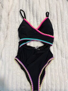 Popvil cut out one piece